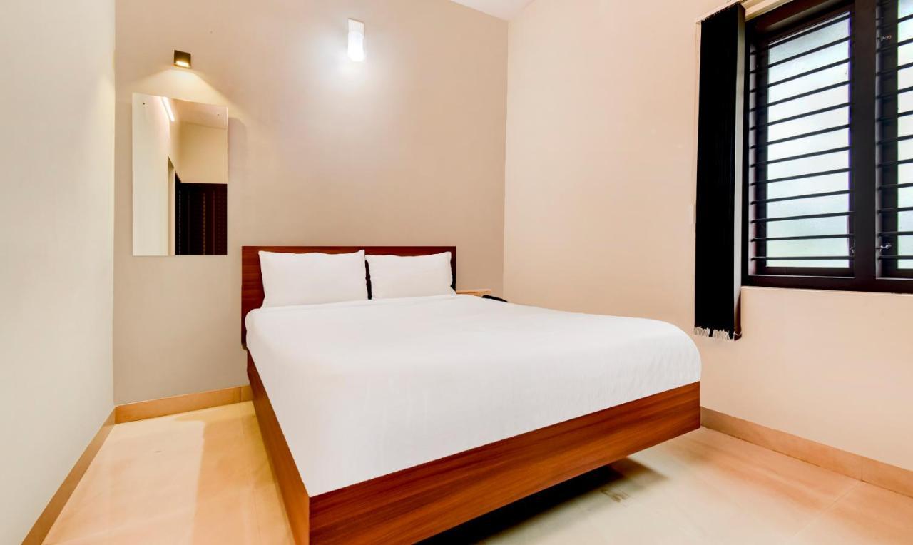 Hotel Aspire Maradu Kochi Exterior foto
