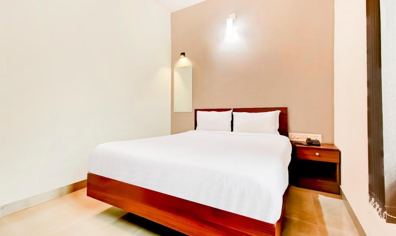 Hotel Aspire Maradu Kochi Exterior foto
